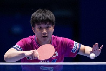 九游娱乐互动中心-0-2到3-2！梁靖崑史诗般逆转，王楚钦拿2分，国乒晋级决赛战日本